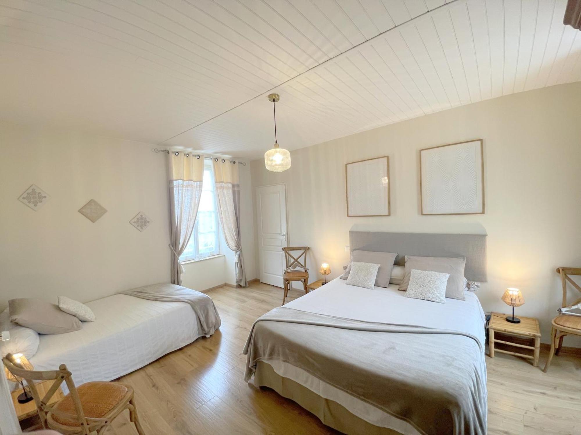 Chambres D'Hotes Le Tilleul Saint-Hilaire-des-Loges Exterior foto